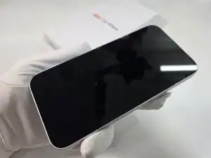 au Certified iPhone 14 液晶面キズチェック