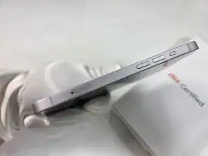 au Certified iPhone 14 左側面キズチェック