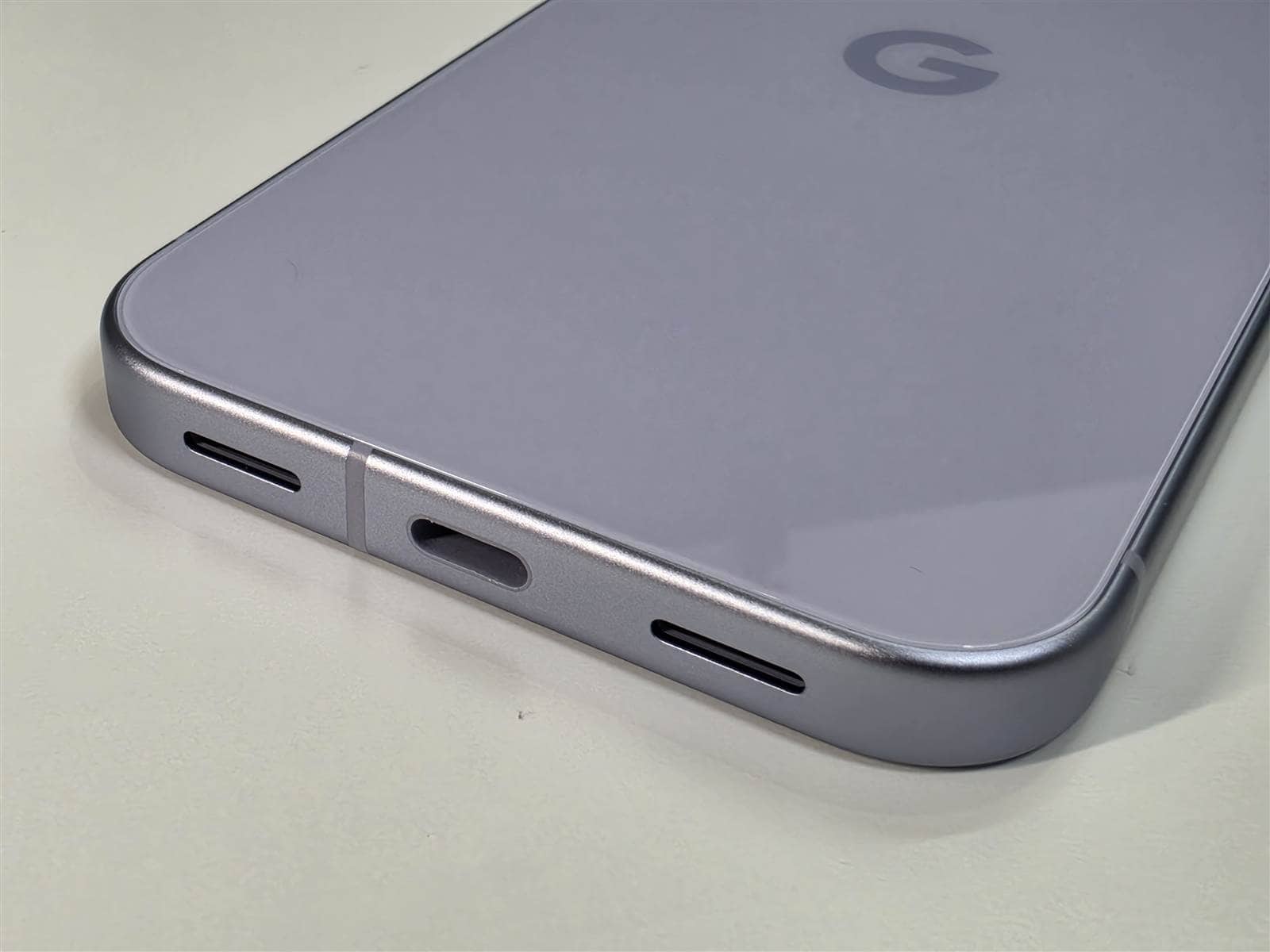 Pixel 11 下部 USB-Cポート スピーカー