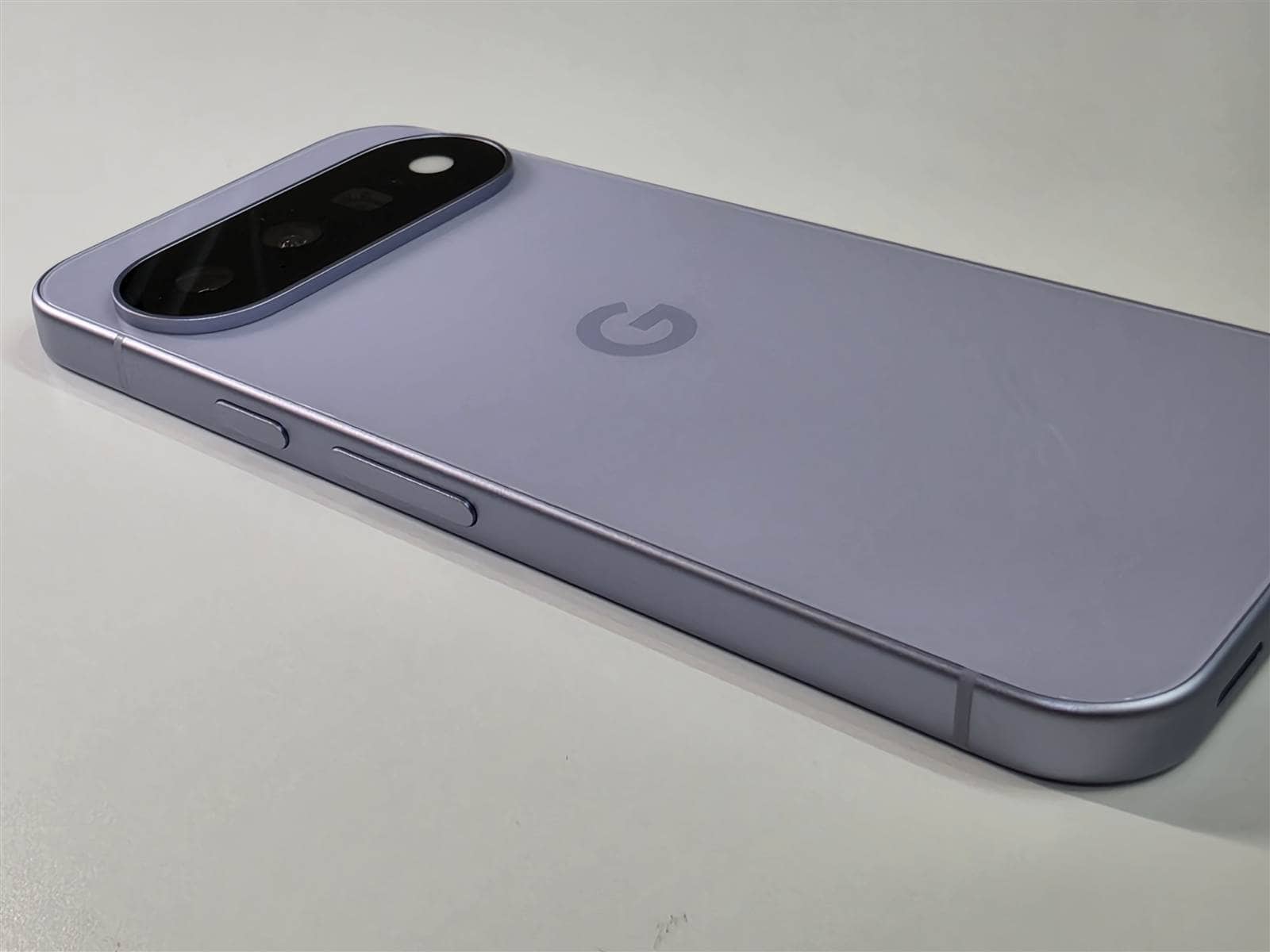 Pixel 11 側面 電源ボタン 音量キー